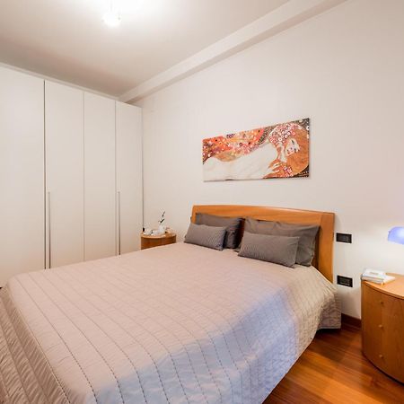 Suite Amendola-Luxury Apartment Барі Екстер'єр фото