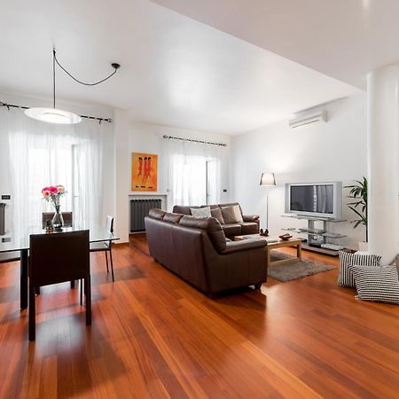 Suite Amendola-Luxury Apartment Барі Екстер'єр фото