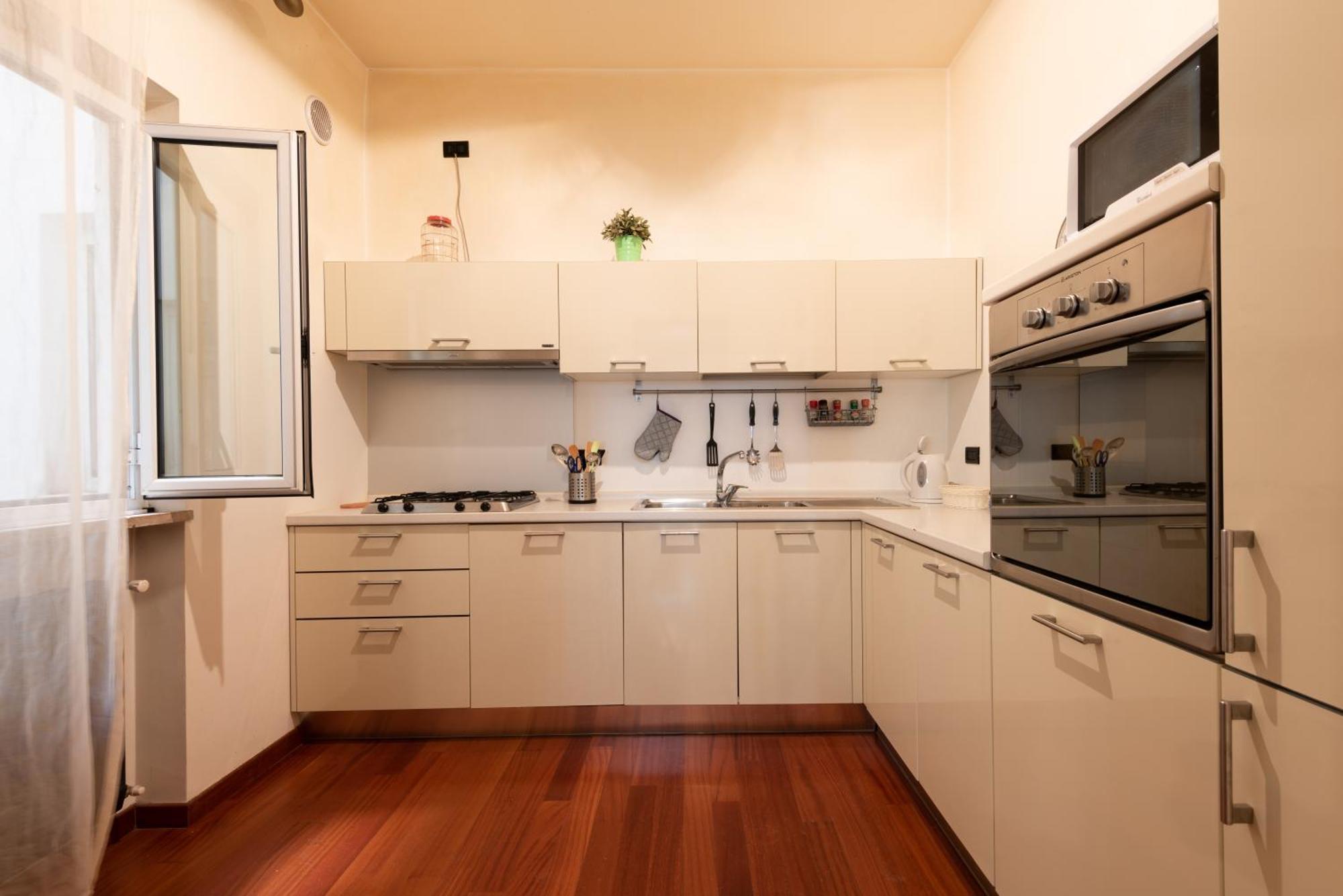 Suite Amendola-Luxury Apartment Барі Екстер'єр фото